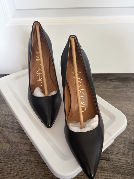 Brandy Melville Shoes - Calvin Klein Women's Black Pointed-Toe Pumps Brady 7 4.25"